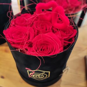 Forever Roses σε βελούδινο κουτί FOREVER ROSES Γεωπονικό Κέντρο Κήπου